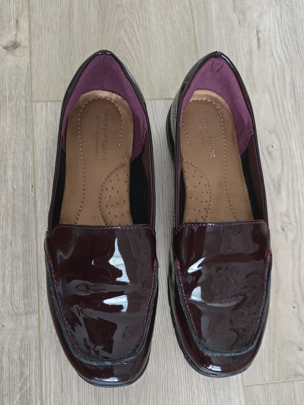 Easy Spirit Abide8 Burgundy Loafers - 9W